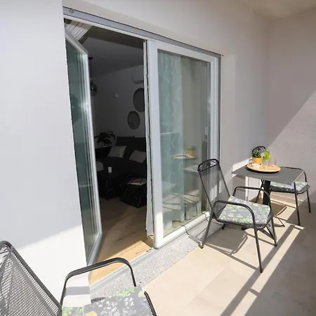 Nikolina Appartement *