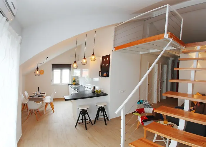 Nikolina Appartement *