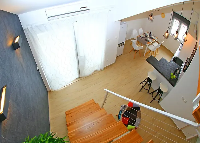 Nikolina Appartement *