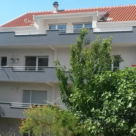 Nikolina Apartamento *